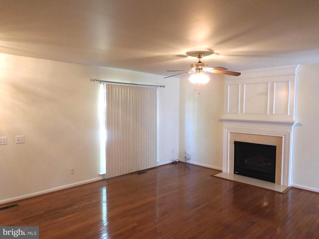 Foto principal - 8566 Kingsway Dr