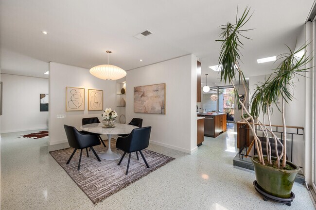 Foto del edificio - 1412 Hampshire Pl