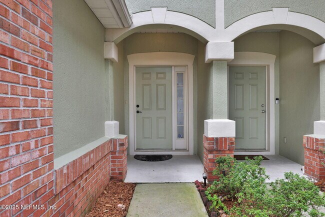 Foto del edificio - 7576 Red Crane Ln