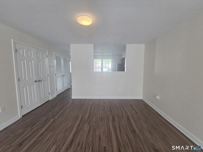 Building Photo - 22 Fairgate Dr