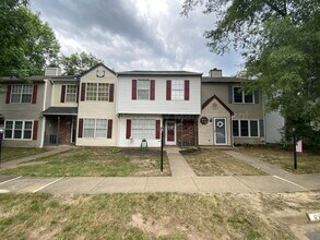 Building Photo - 11185 Kensington Pl