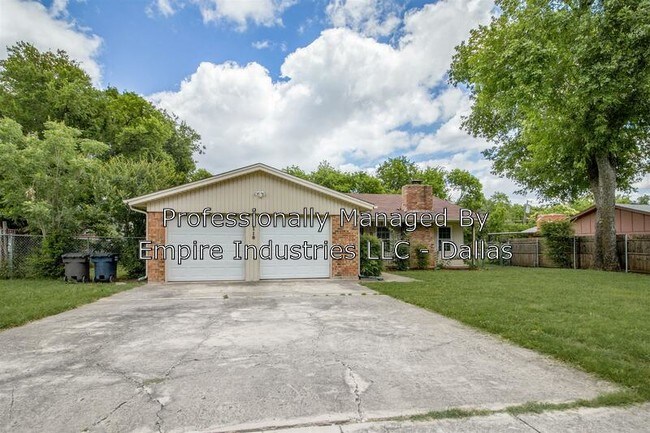 Building Photo - 2118 Andover St
