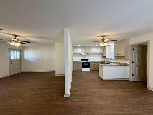 Foto del edificio - 397 Scott Ln
