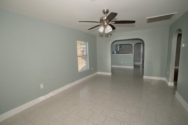 Building Photo - 4826 Bristol St