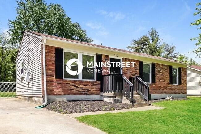 Building Photo - 3 Bedroom Pet-Friendly Home in Louisville, KY with Main Street Renewal