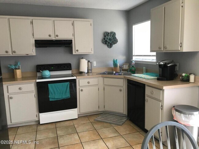 Foto del edificio - 12323 Silent Brook Trail N