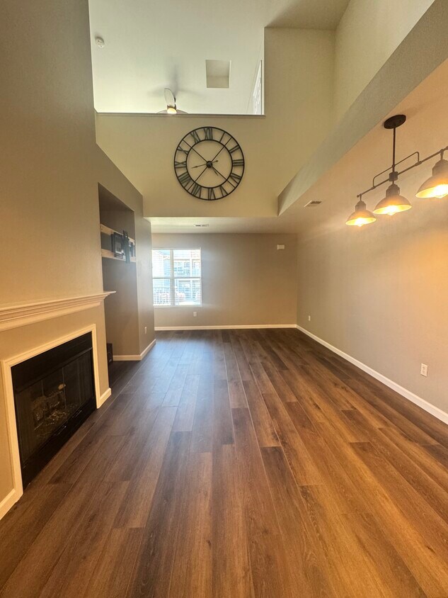 Foto principal - 18622 E Water Dr