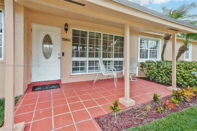 Foto del edificio - 4 br, 2 bath House - 14375 SW 10th St # 2301