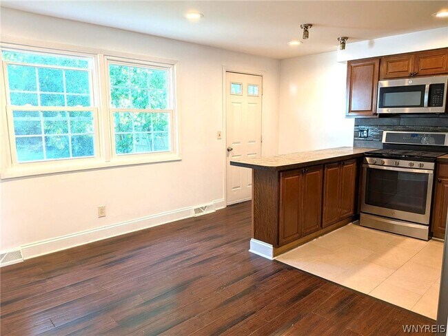 Foto del edificio - 253 Glenhaven Dr