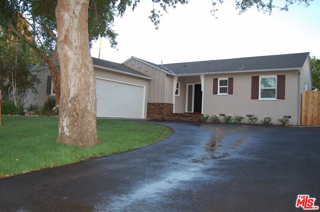 Foto principal - 22110 Gilmore St