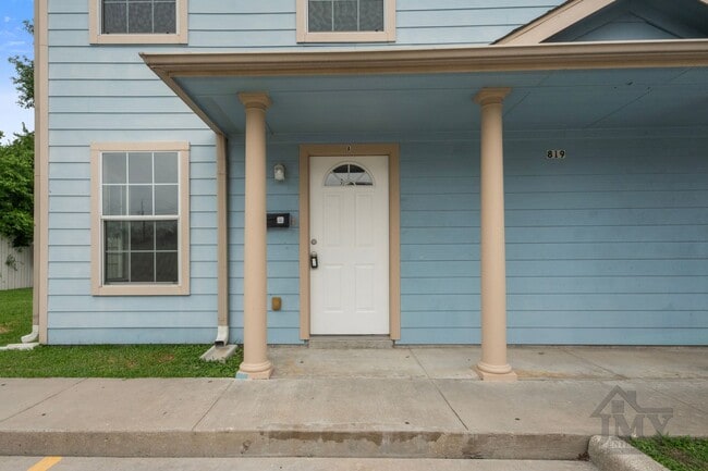 Photo - Duplex For Lease Apartment