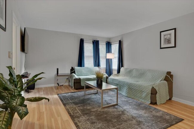 Foto del edificio - 803 W Markham Ave