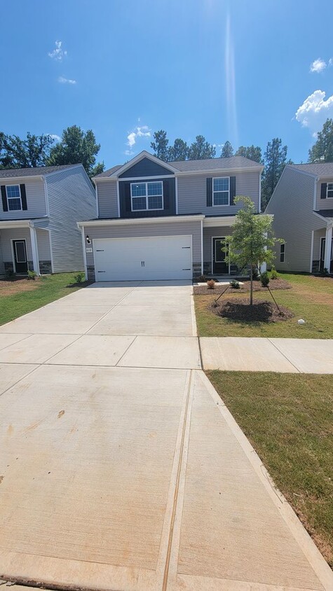 Primary Photo - Brand new 4BR/2.5BA, Two car garage locate...
