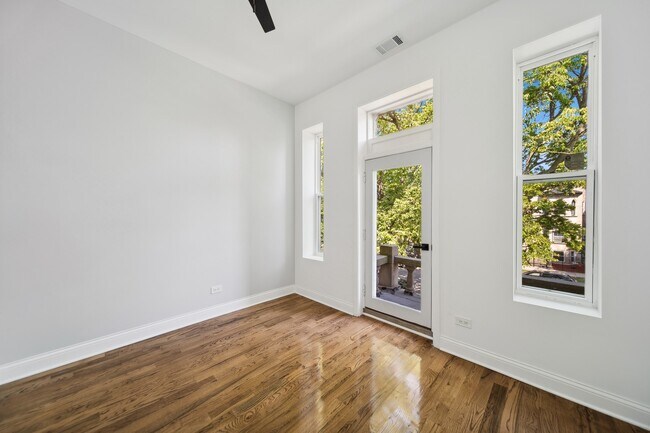 Foto del edificio - 3217 W Fulton Blvd