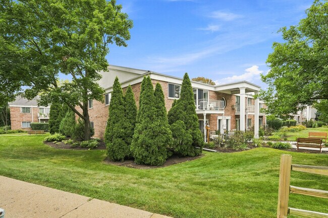 Building Photo - 5115 Blodgett Ave