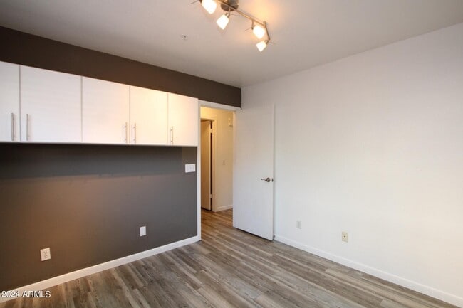 Building Photo - 8946 E Yucca St