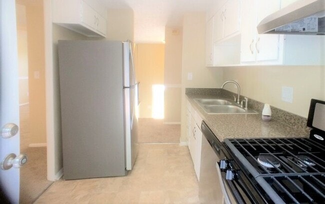 Building Photo - 2875 Woodburn Ct