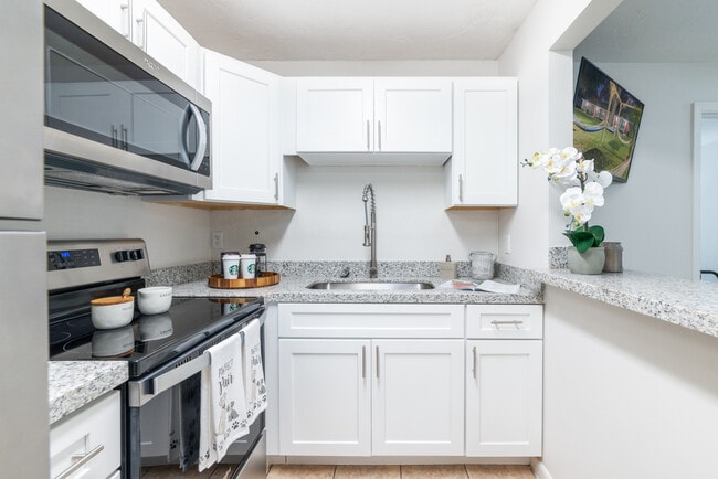 Photo - The Hammocks on 20th Apartments