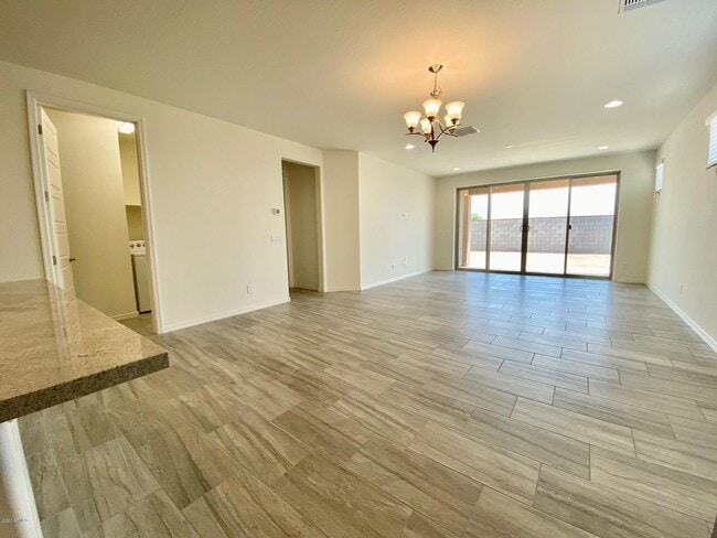 Foto del edificio - 5221 N 187th Ln