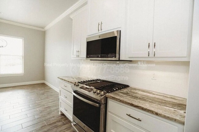 Foto del edificio - 1411 Sweetbriar Way