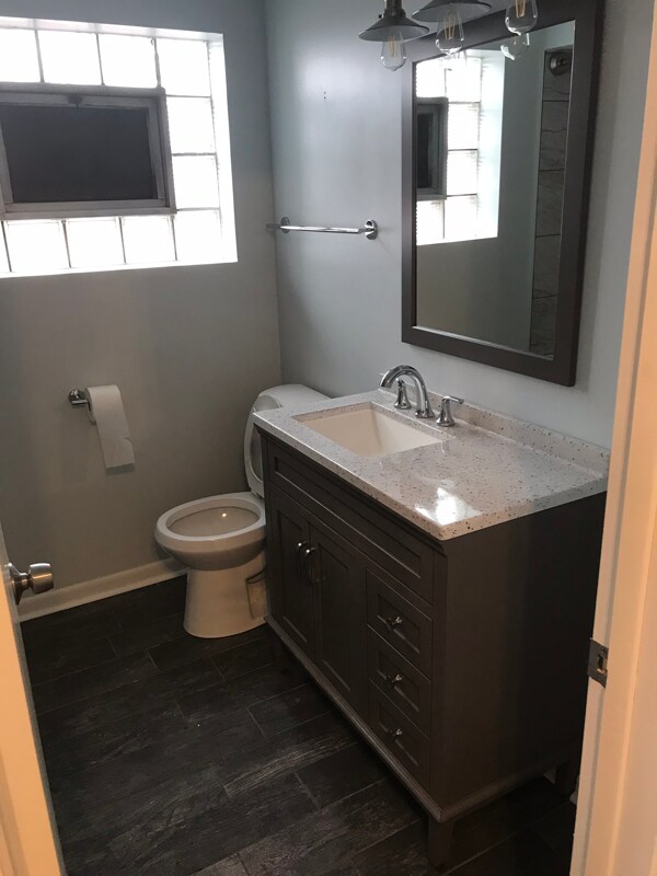 Building Photo - 3332 S 60th Ct