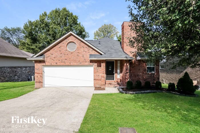 Primary Photo - 5028 W Oak Highland Dr