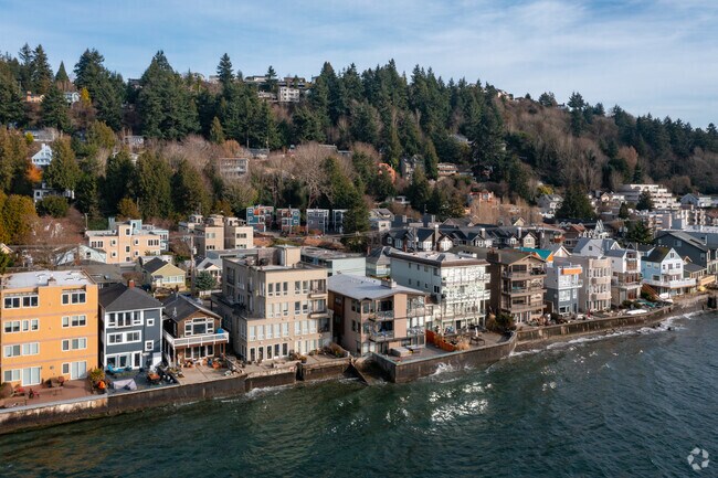 Foto del edificio - 4119 Beach Dr SW