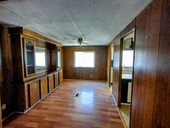 Foto del edificio - 100 Private Rd 3376G