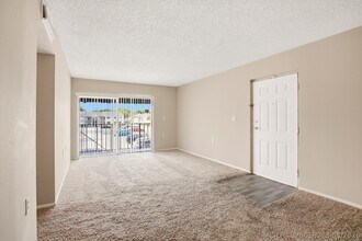 Building Photo - 1153 Lake Victoria Dr