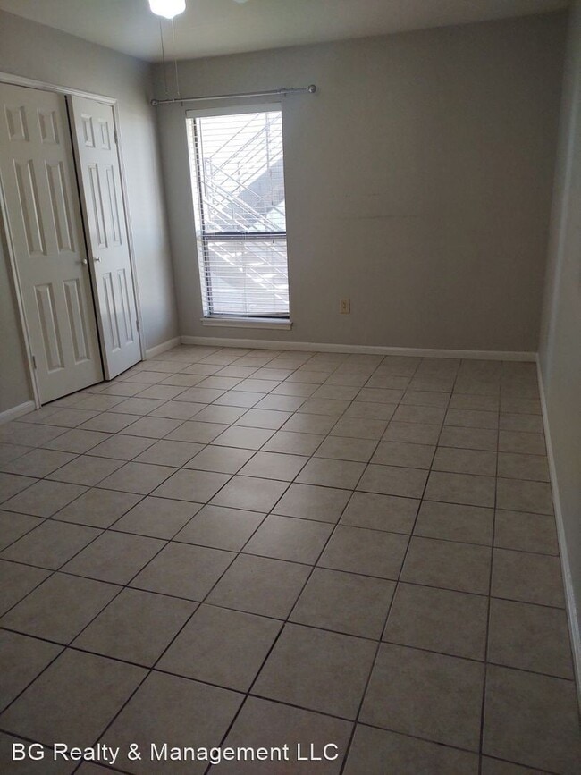 Building Photo - 1 br, 1 bath House - 701 S College #215