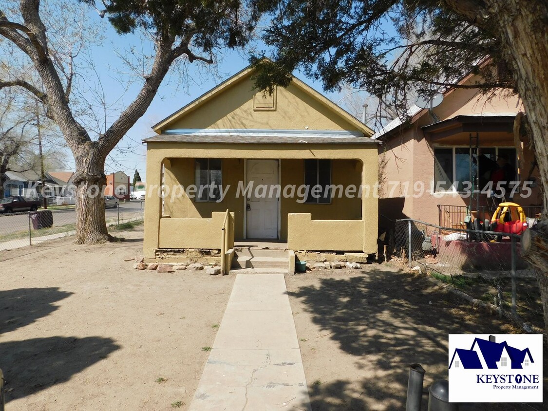 Primary Photo - Centrally Located 2 Bedroom/1 Bath House $...