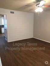 Building Photo - 1407 Courtney Pl