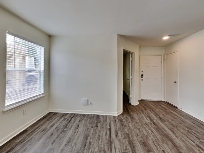 Building Photo - 3638 Avalon Castle Dr