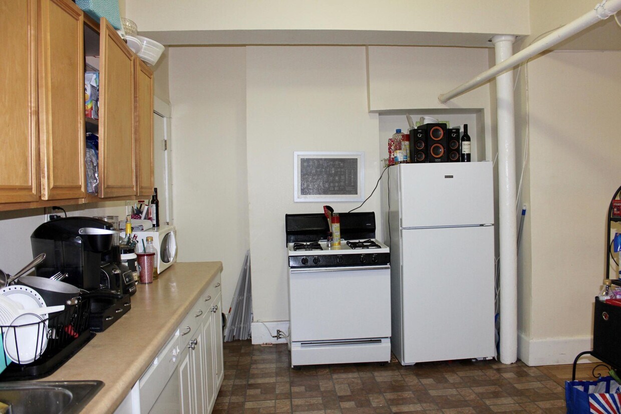 Primary Photo - 447 Park Dr