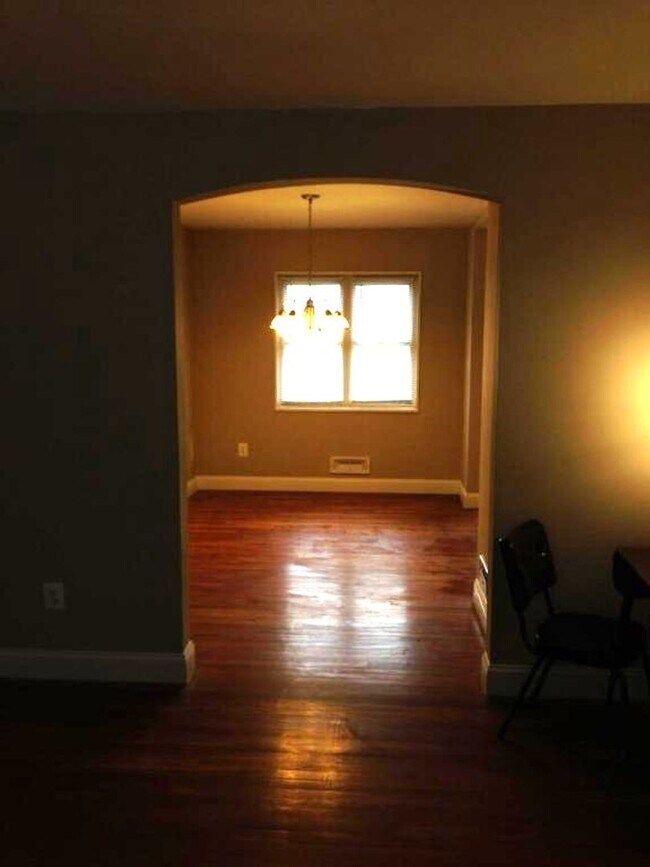 Building Photo - 3214 Wallford Dr