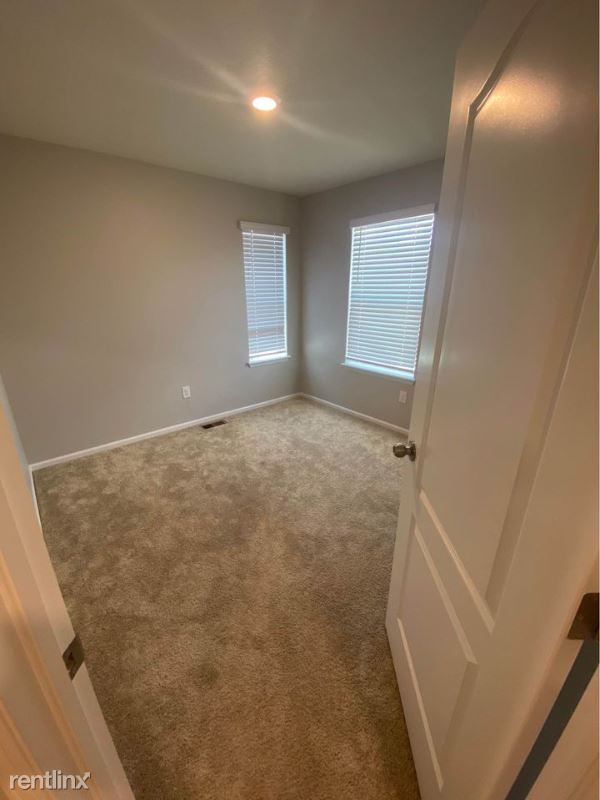 Building Photo - 1 br, 1 bath Townhome - 220 Tigercat Way