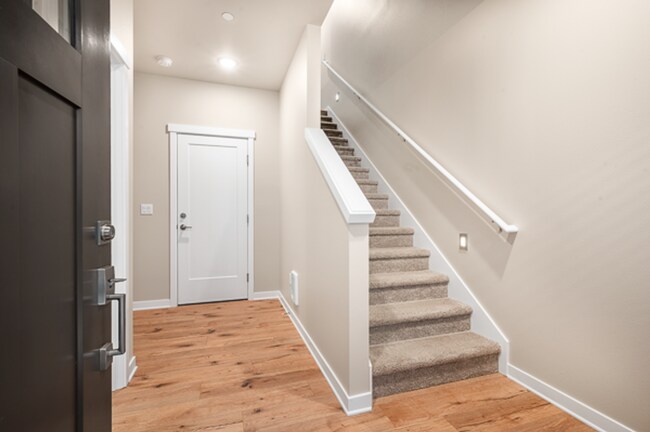 Foto del edificio - Kenmore Townhome | 4 Bed 3.5 Bath | $3,725