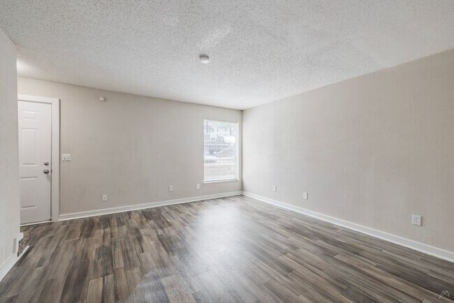 Foto del edificio - Affordable Living 20 Minutes from Everything Atlanta -2 Bedroom 2 1/2 Baths only $1300*