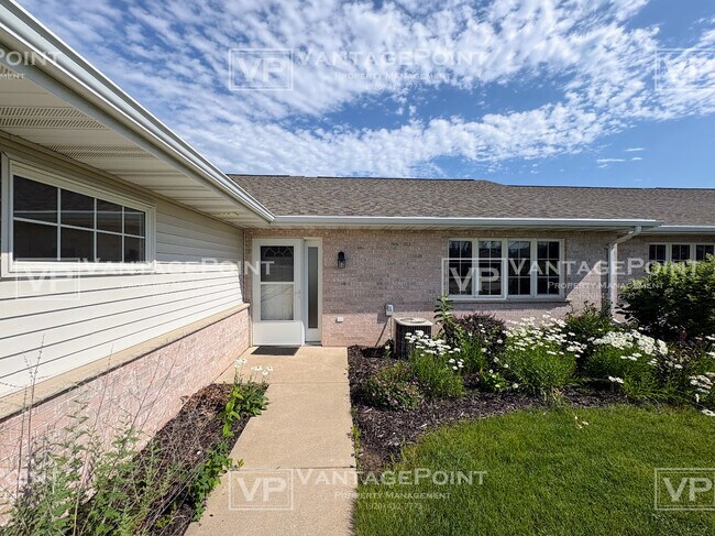 Foto del edificio - 1684 Twin Lakes Cir