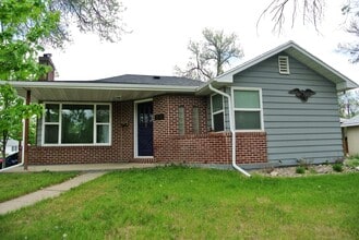 Building Photo - 918 1st Ave SW