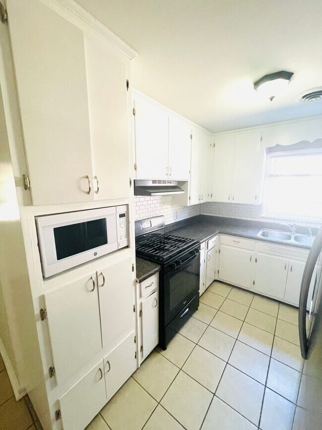 Foto del edificio - 1104 Fairfax Ct