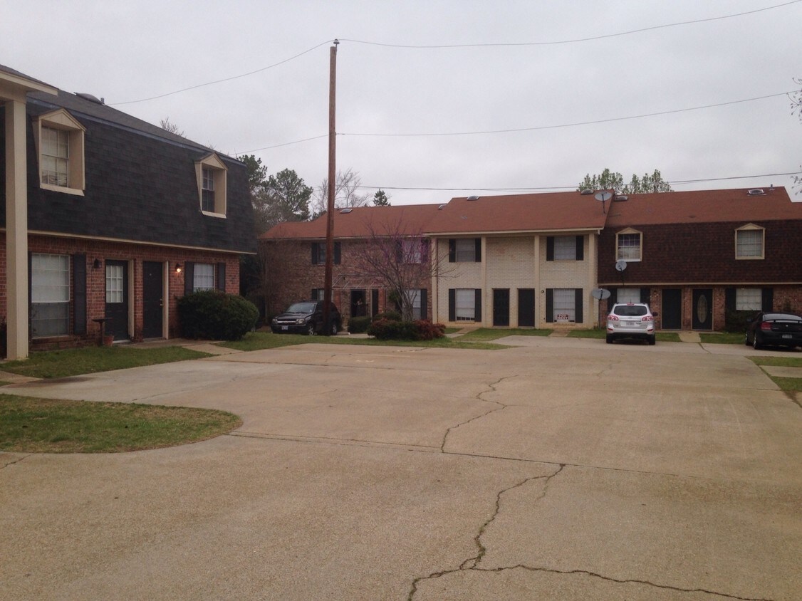 37313735 Kriss Dr, Longview, TX 75604 Apartments in Longview, TX