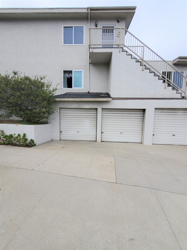 324 S Broadway Unit B, Redondo Beach, CA 90277 Apartments in Redondo