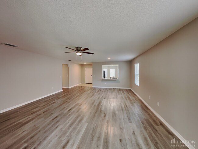 Building Photo - 518 Squires Grove Dr