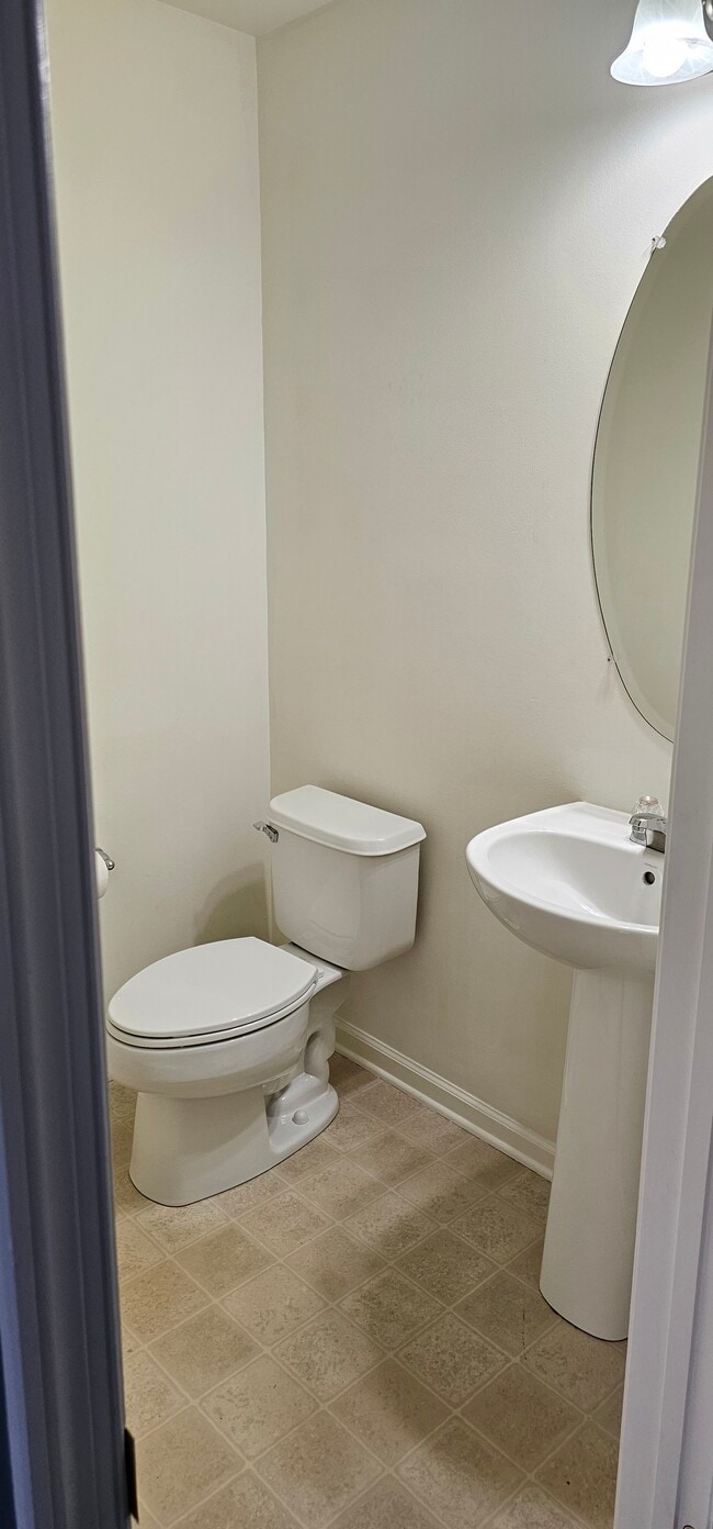 Building Photo - 126 Nicoles Ct