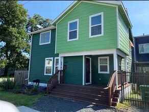 Building Photo - 4322 Chapman St