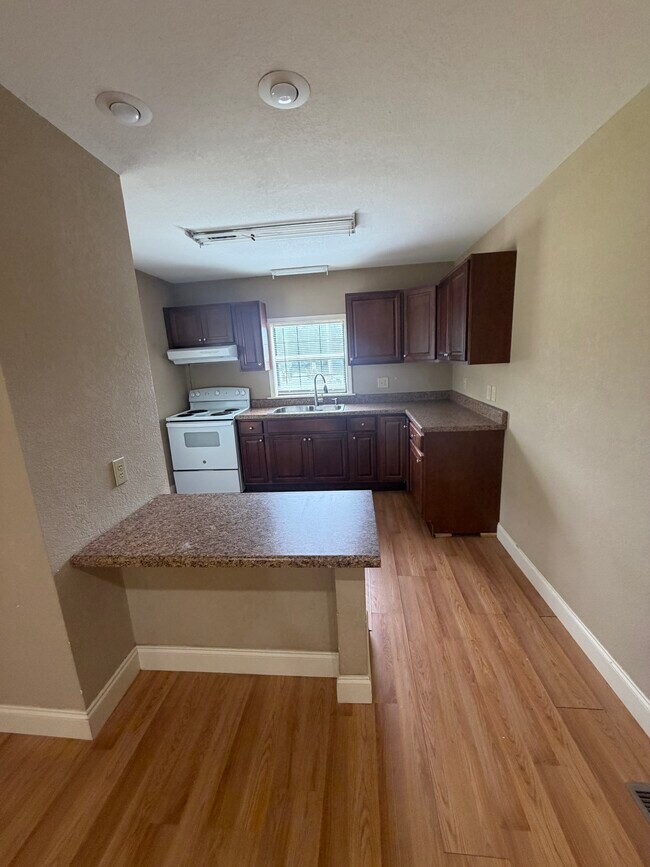 Foto del edificio - 5612 Knoxville Hwy