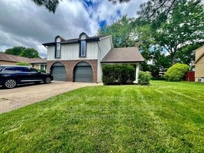 Building Photo - 3868 SW Harbor Dr