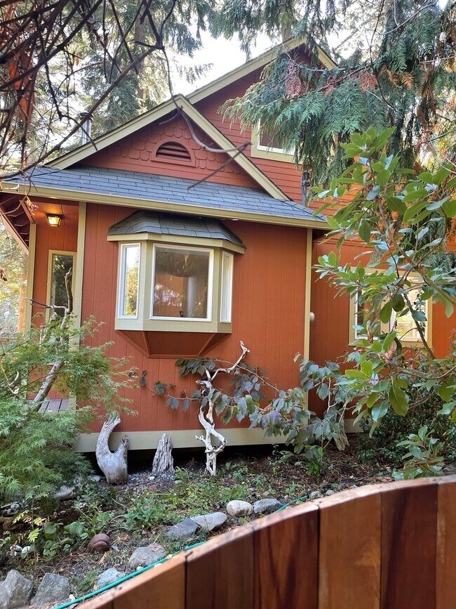 Foto del edificio - Absolutely Darling INDIANOLA cottage, full...