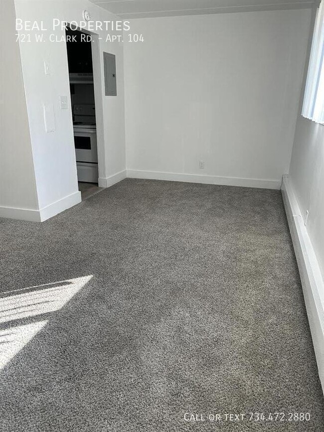 Foto del edificio - 721 W Clark Rd